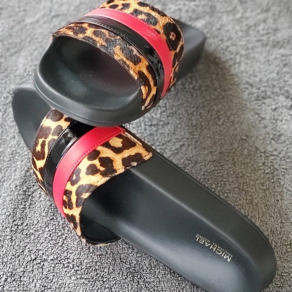 AUTHENTIC Michael Kors Slides Women's size 8